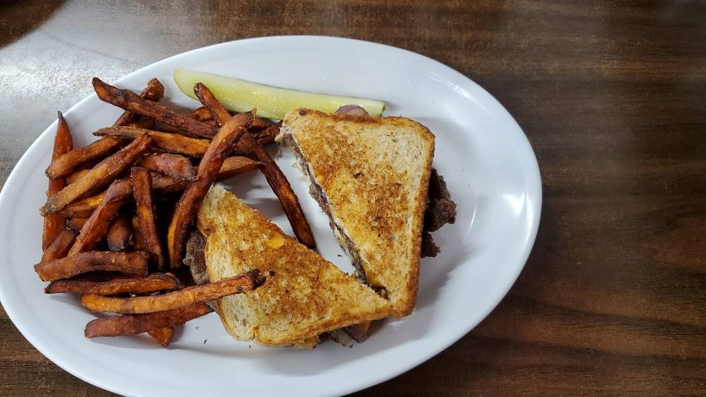 Twins Cafe | restaurant | 607 Parkway Ave, Haileyville, OK 74546, USA | 9182977090 OR +1 918-297-7090