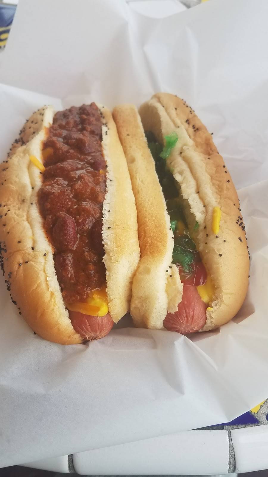 Hot Dog Heaven | restaurant | 101 E Sunrise Blvd, Fort Lauderdale, FL 33304, USA | 9545237100 OR +1 954-523-7100