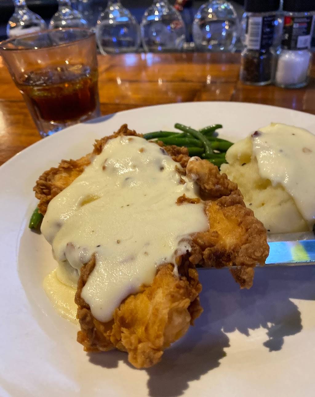 The Avenue Sports Grill | restaurant | 2121 Greenville Ave, Dallas, TX 75206, USA | 9728509994 OR +1 972-850-9994