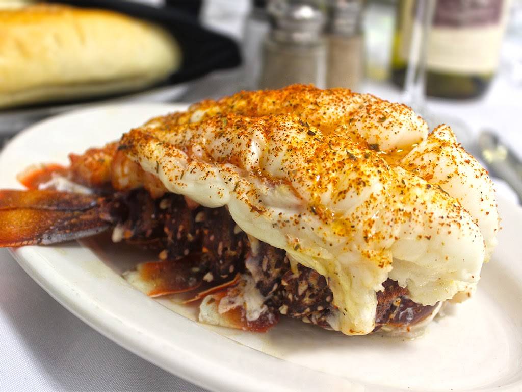 Myrons Prime Steakhouse | restaurant | 136 N Castell Ave, New Braunfels, TX 78130, USA | 8306241024 OR +1 830-624-1024