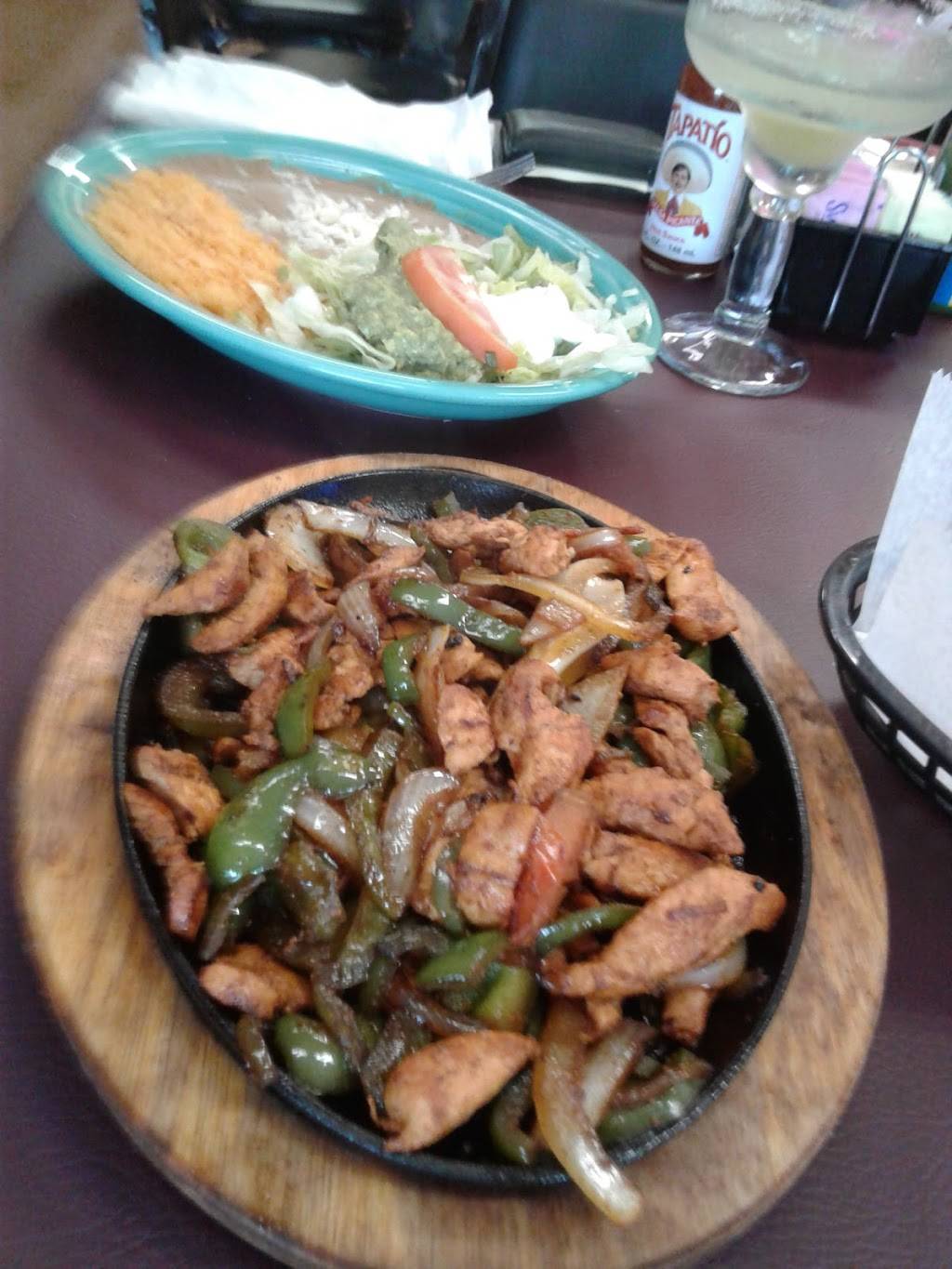 Rodeos Mexican Grill | restaurant | 26 E Broad Way Ste D, Lovettsville, VA 20180, USA | 5408224400 OR +1 540-822-4400