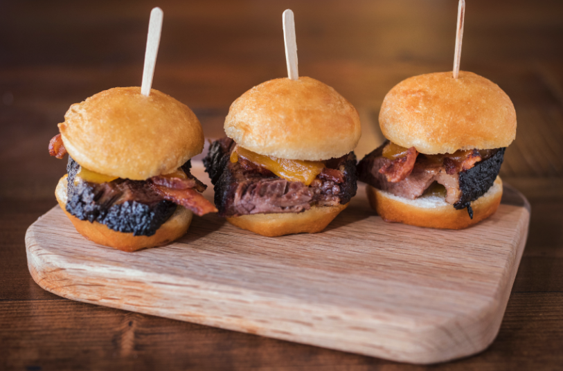 Tin Roof | restaurant | 210 E Trade St Suite 286, Charlotte, NC 28202, USA | 7049101330 OR +1 704-910-1330