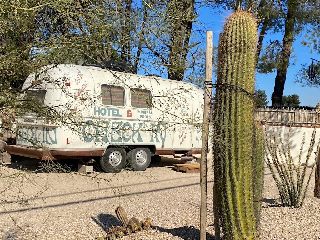 Jacumba Hot Springs Hotel | restaurant | 44500 Old Hwy 80, Jacumba Hot Springs, CA 91934, USA | 6197664333 OR +1 619-766-4333