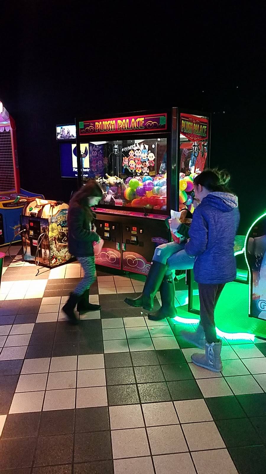 Cinemark Carriage Place Movies 12 | meal takeaway | 2570 Bethel Rd, Columbus, OH 43220, USA | 6145380403 OR +1 614-538-0403