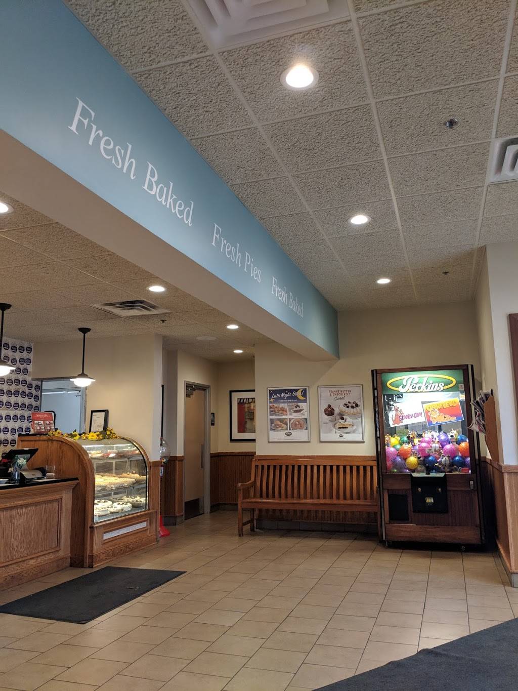 Perkins Restaurant & Bakery | restaurant | 30 Park Ave S, St Cloud, MN 56301, USA | 3202530300 OR +1 320-253-0300