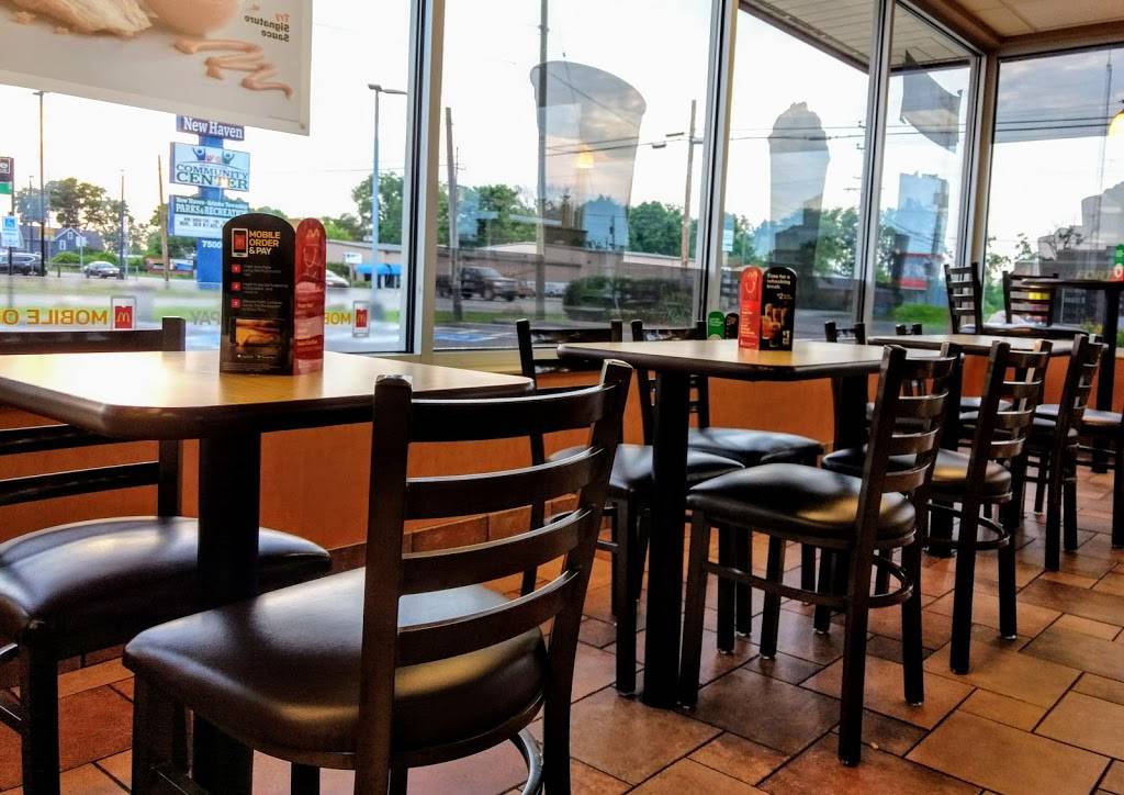 McDonalds | cafe | 7502 W, IN-930, New Haven, IN 46774, USA | 2607498015 OR +1 260-749-8015