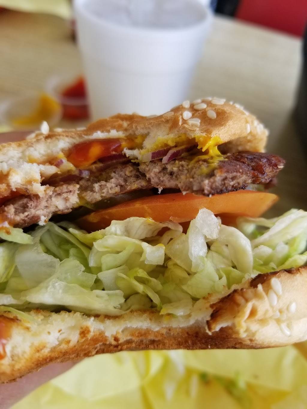 Moms Old Fashion Burgers | restaurant | 1311 W Clinton Ave, Fresno, CA 93705, USA | 5592663245 OR +1 559-266-3245