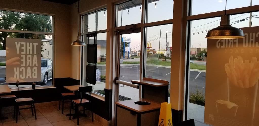 Taco Bell | meal takeaway | 201 N Camellia Blvd, Fort Valley, GA 31030, USA | 4787212119 OR +1 478-721-2119