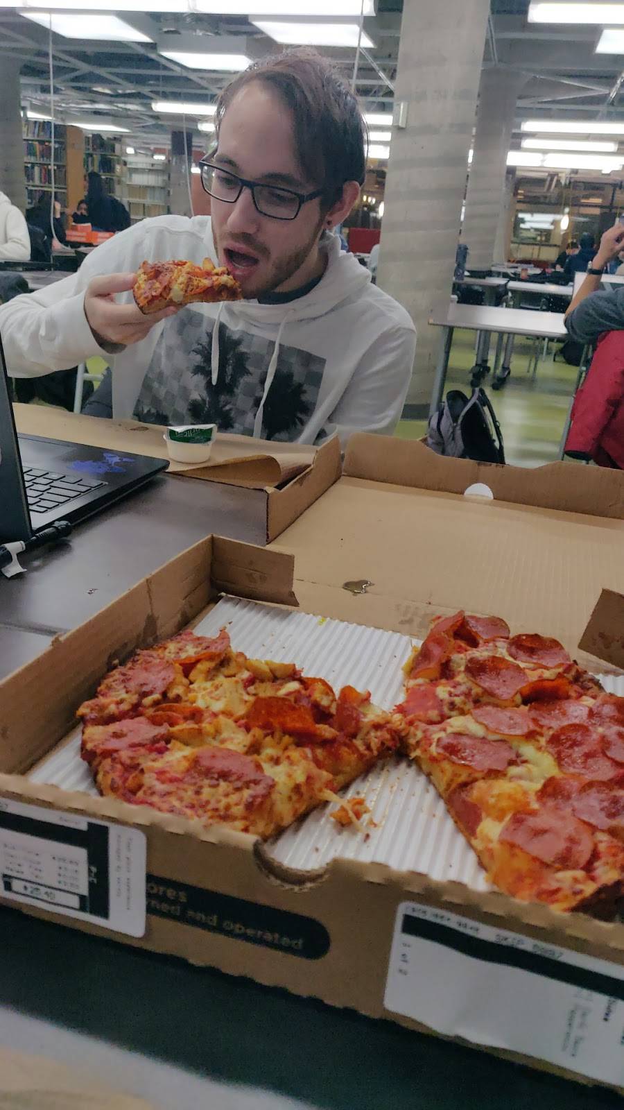 Papa Johns Pizza | restaurant | 875 Main St W, Hamilton, ON L8S 4P9, Canada | 9055210023 OR +1 905-521-0023