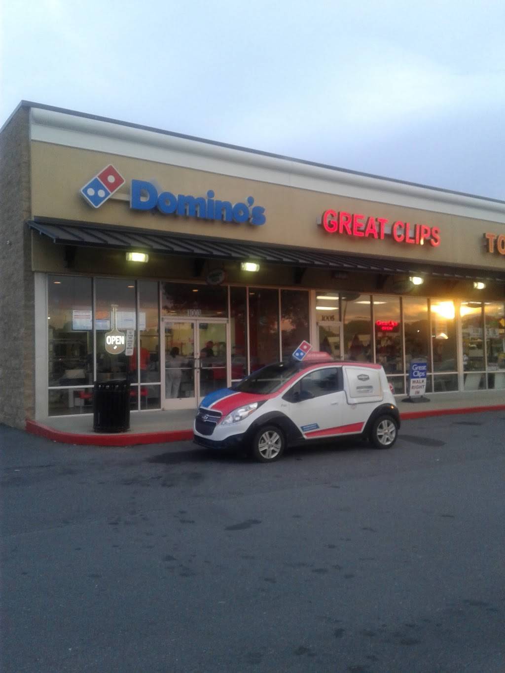 Dominos Pizza | meal delivery | 1003 High Point St, Randleman, NC 27317, USA | 3364953030 OR +1 336-495-3030