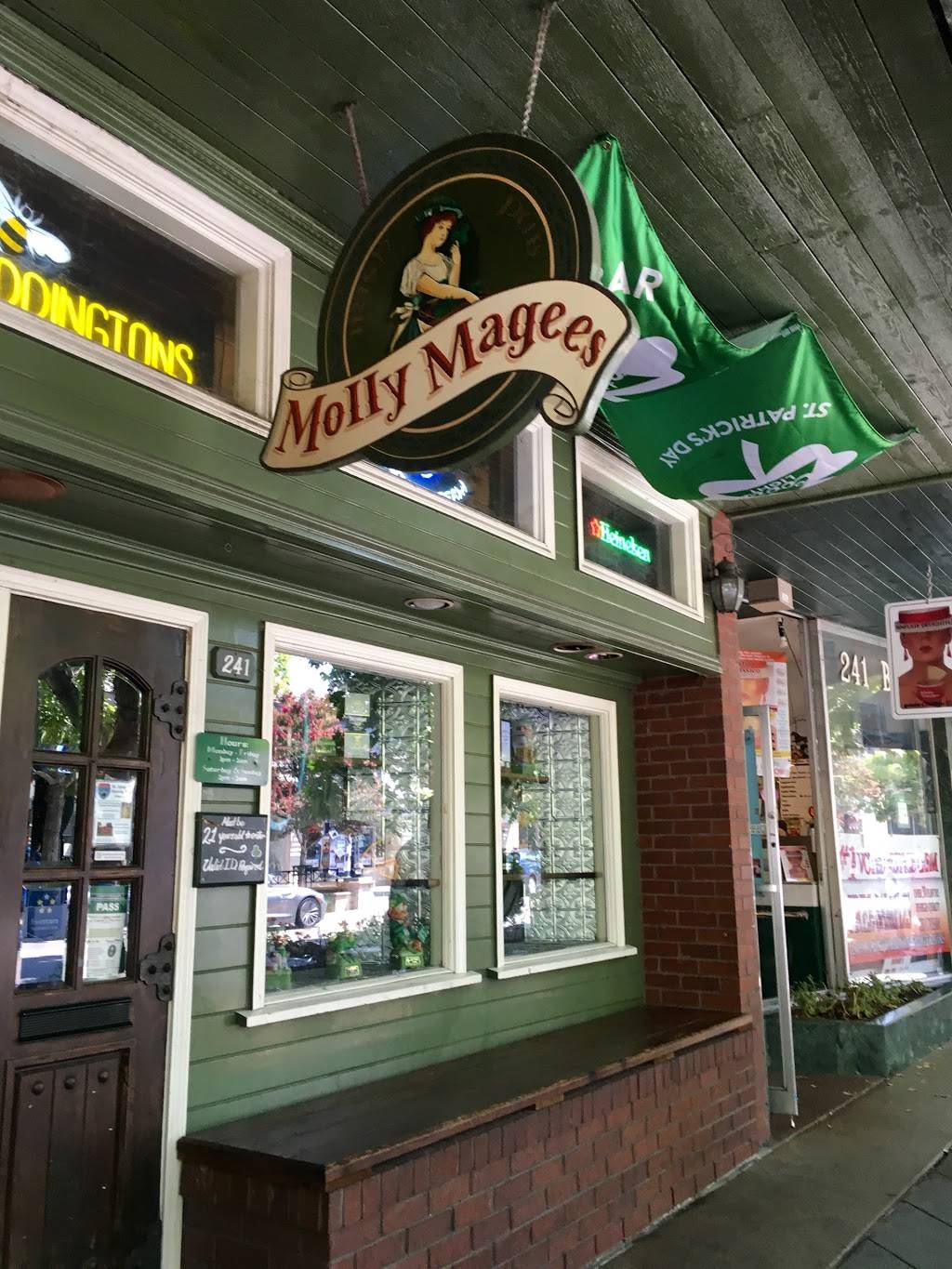 Molly Magees | night club | 241 Castro St, Mountain View, CA 94041, USA | 6509610108 OR +1 650-961-0108