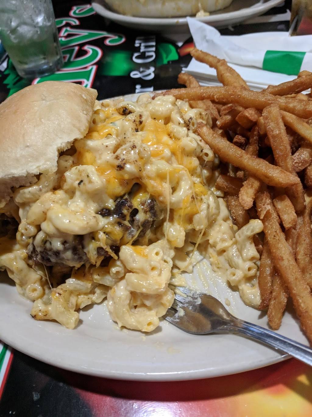 Mooneys Sports Bar & Grill | restaurant | 4628 Broadway, Depew, NY 14043, USA | 7166812121 OR +1 716-681-2121