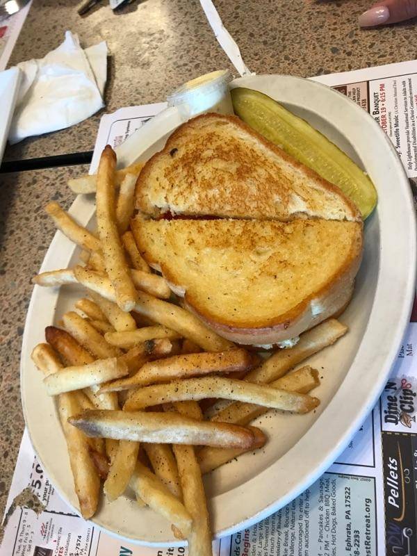 Columbia Diner | restaurant | 1725 Columbia Ave, Lancaster, PA 17603, USA | 7173928371 OR +1 717-392-8371