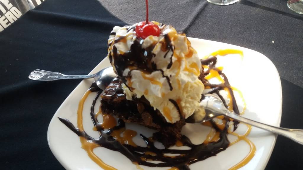 Delta Charlies Bar & Grill | restaurant | 4709, 5303 Challenger Dr, Dallas, TX 75237, USA | 2146239944 OR +1 214-623-9944