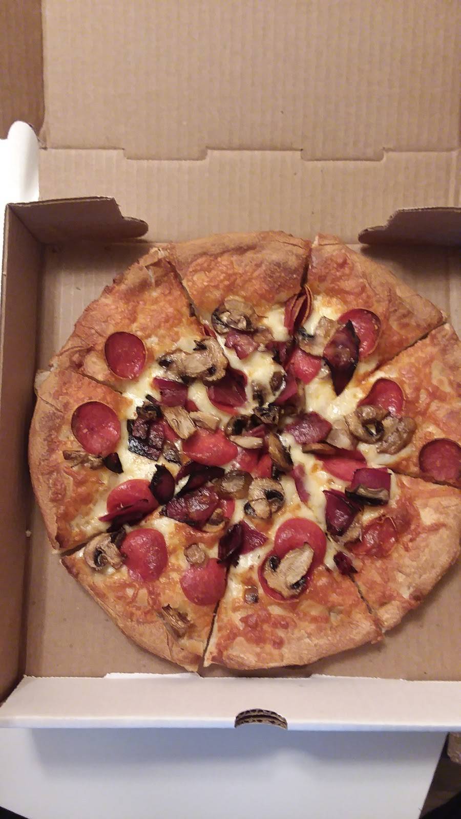 Filippous Twisted Pizza | restaurant | 28 Old Tower Hill Rd, Wakefield, RI 02879, USA | 4017828800 OR +1 401-782-8800