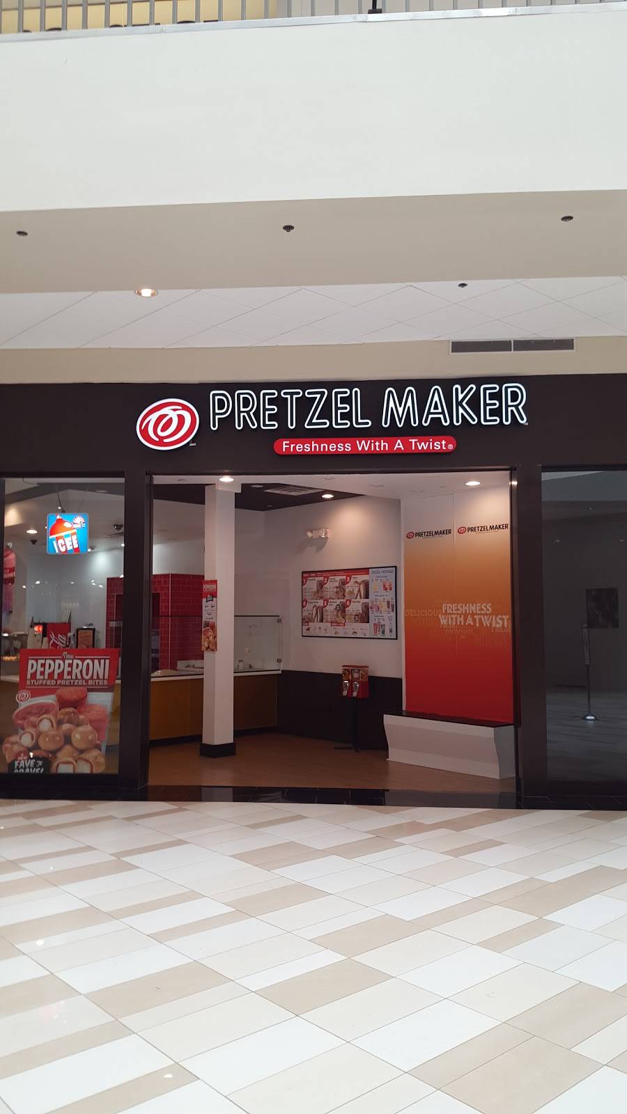 Pretzel Maker | restaurant | 1 Crossgates Mall Rd, Albany, NY 12203, USA | 5184641240 OR +1 518-464-1240