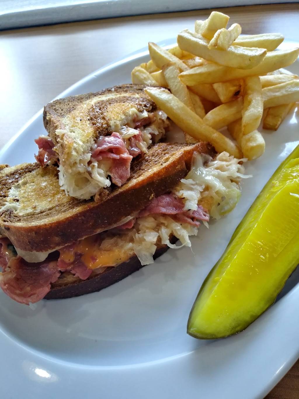 B&M’s Grill | restaurant | 843 Broadway, Revere, MA 02151, USA | 7816293778 OR +1 781-629-3778