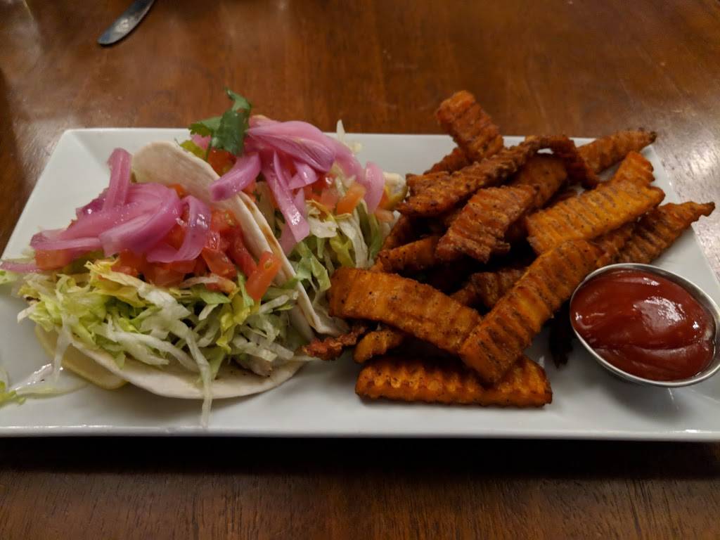 Manitou Grill & Event Center | restaurant | 2171 4th St, White Bear Lake, MN 55110, USA | 6514262300 OR +1 651-426-2300