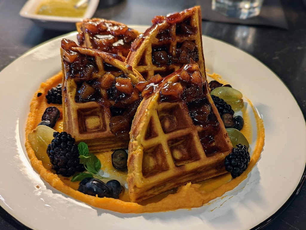 Pharm Table | restaurant | 611 S Presa St Suite 106, San Antonio, TX 78205, USA | 2108021860 OR +1 210-802-1860