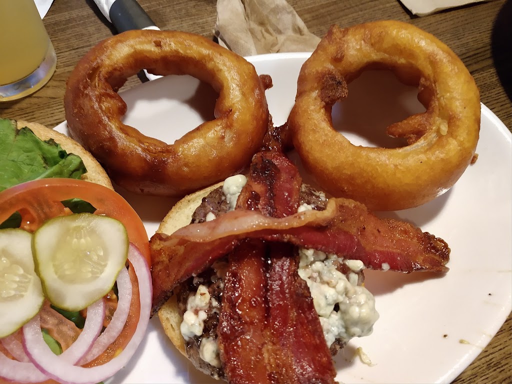 Lucy’s Burgers | restaurant | 4365 Pheasant Ridge Dr NE, Blaine, MN 55449, USA | 7637627140 OR +1 763-762-7140