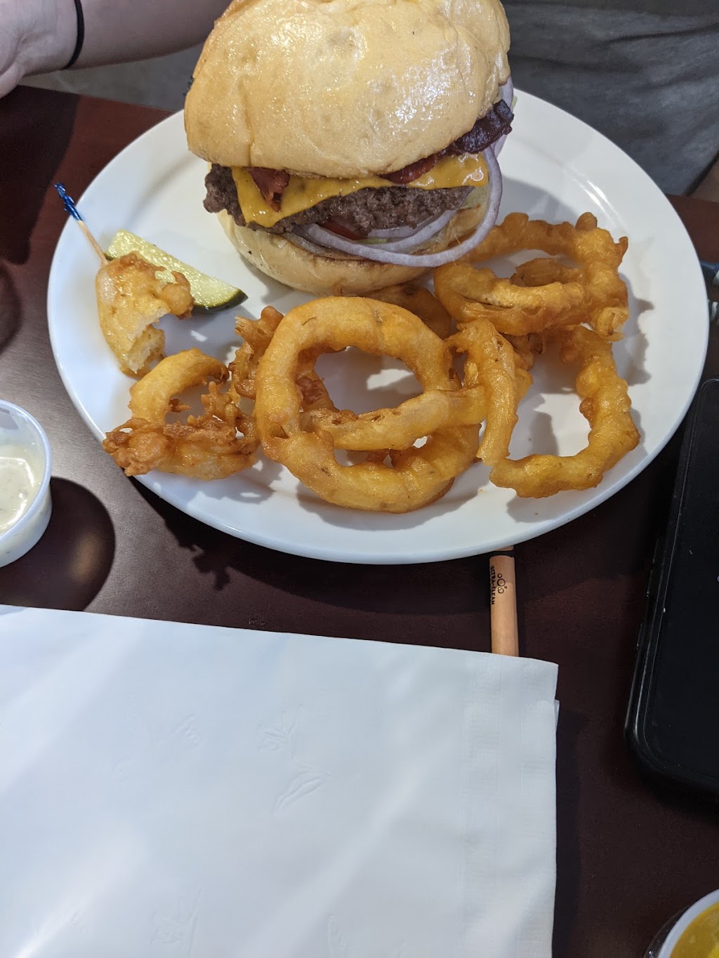 Jefferson Bar & Grill | cafe | 1522 Jefferson Blvd, West Sacramento, CA 95691, USA | 9163890111 OR +1 916-389-0111