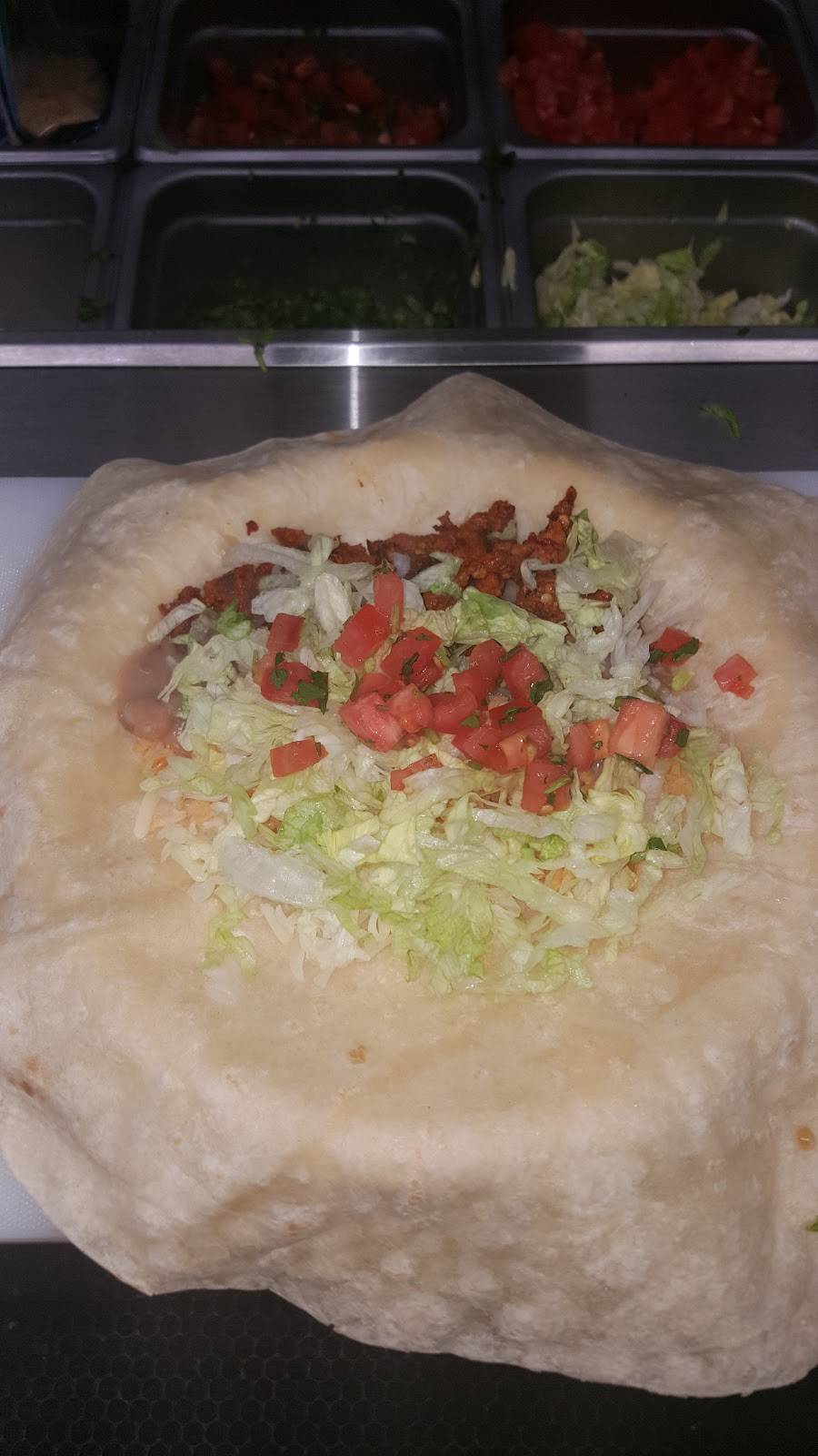 Pacos Mexican Food | restaurant | 4106 State St, Salem, OR 97301, USA | 5207335935 OR +1 520-733-5935