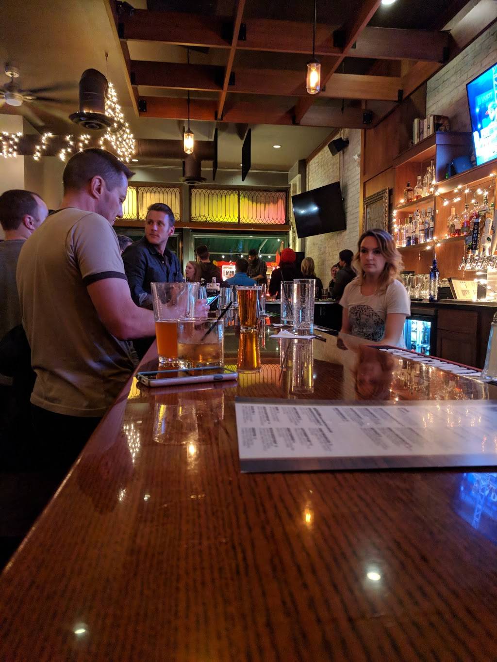 Harrys on Brady | restaurant | 1234 E Brady St, Milwaukee, WI 53202, USA | 4142736000 OR +1 414-273-6000