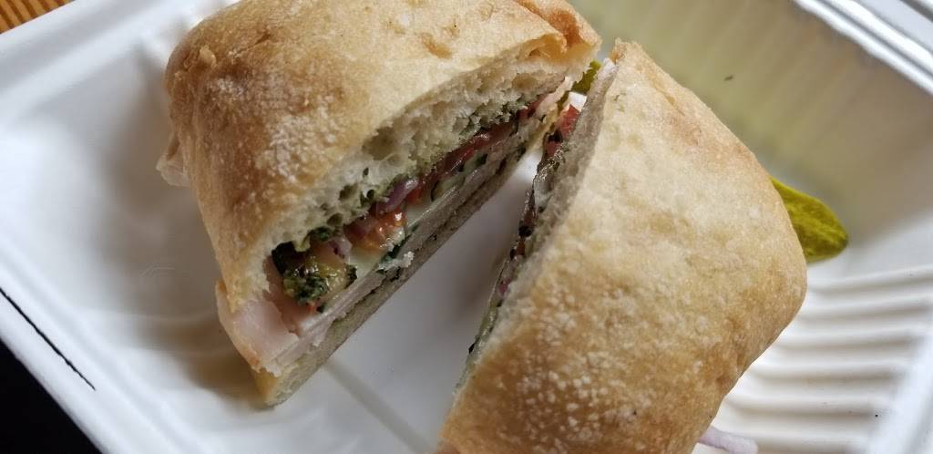 600 East Cafe | cafe | 600 E Wisconsin Ave, Milwaukee, WI 53202, USA | 8446003278 OR +1 844-600-3278