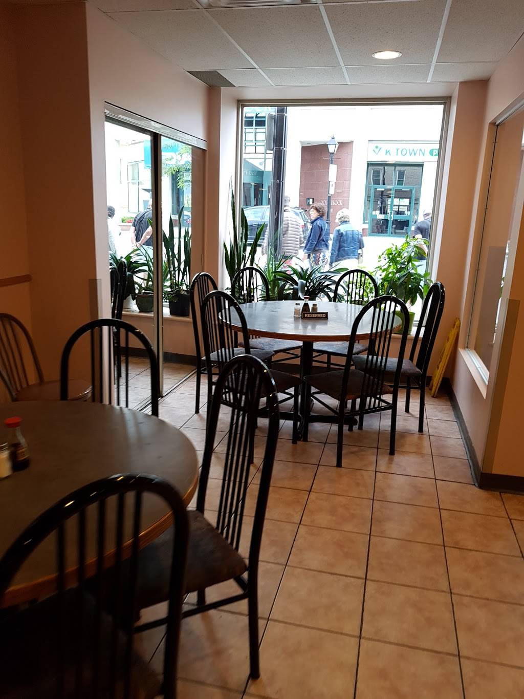 Silver Wok | restaurant | 373 King St E, Kingston, ON K7K 2Y1, Canada | 6135446634 OR +1 613-544-6634