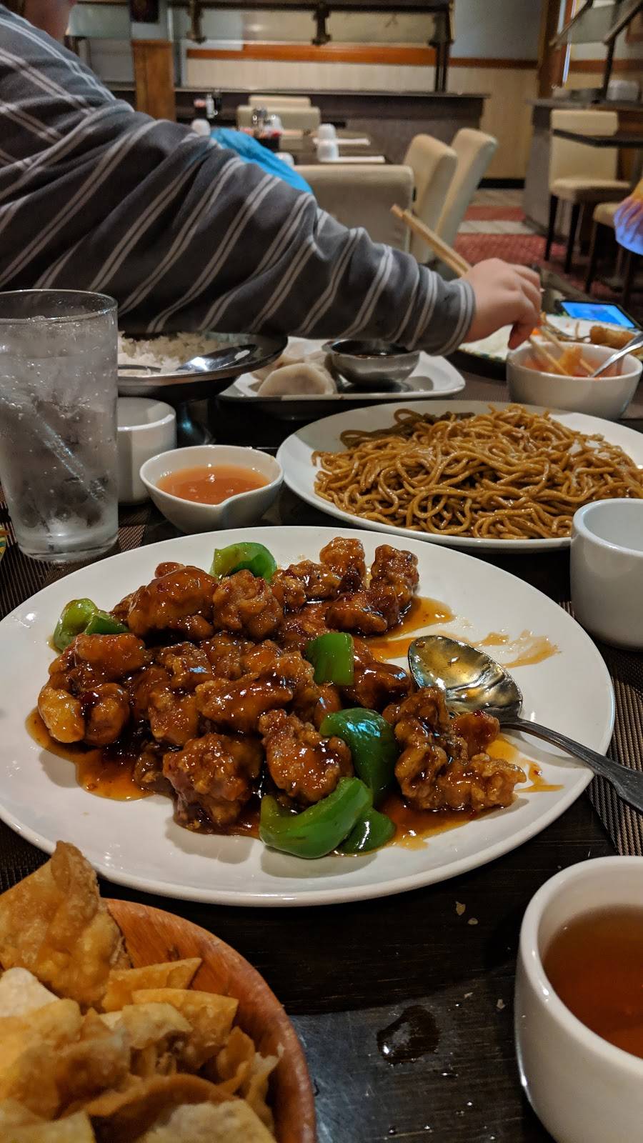 Doc Lee Lau Chinese Restaurant | restaurant | 625 W Hoffman Ave, Lindenhurst, NY 11757, USA | 6312262228 OR +1 631-226-2228