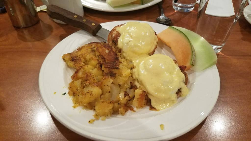 Old Towne Restaurant | restaurant | 60 Quality St, Trumbull, CT 06611, USA | 2032619436 OR +1 203-261-9436