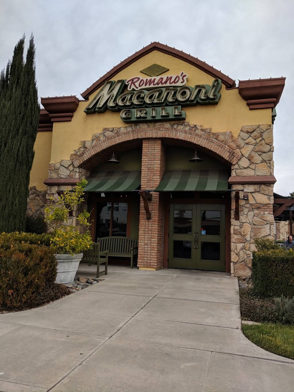 Romanos Macaroni Grill | restaurant | 5420 Pacific Ave, Stockton, CA 95207, USA | 2099517064 OR +1 209-951-7064