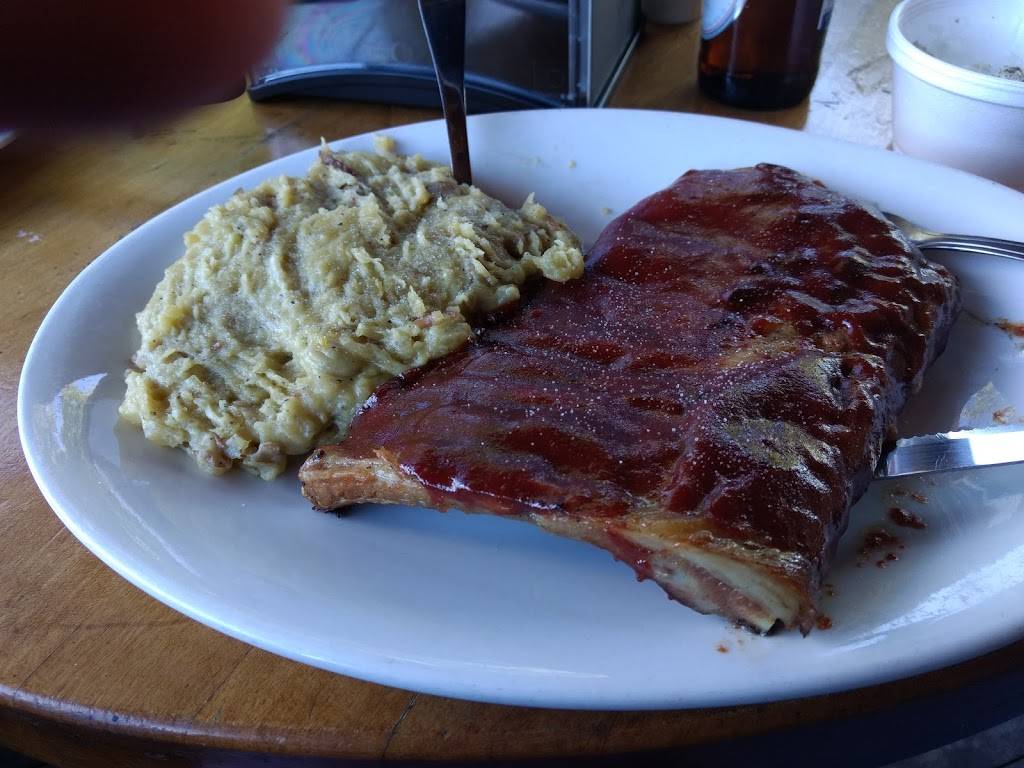 The Lake Tavern | restaurant | 6071 OH-46, Cortland, OH 44410, USA | 3306371971 OR +1 330-637-1971