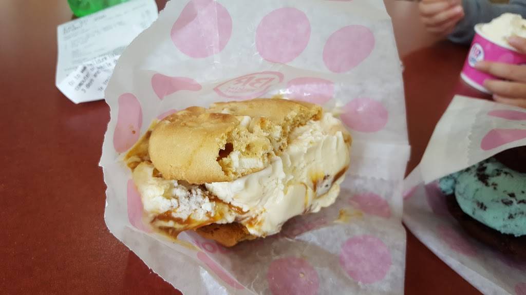 Dunkin | cafe | 4851 W Belmont Ave, Chicago, IL 60641, USA | 7737777589 OR +1 773-777-7589