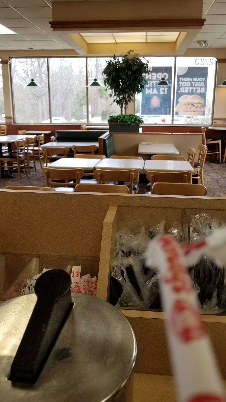 Wendys | restaurant | 2720 Union Lake Rd, Commerce Charter Twp, MI 48382, USA | 2483634559 OR +1 248-363-4559