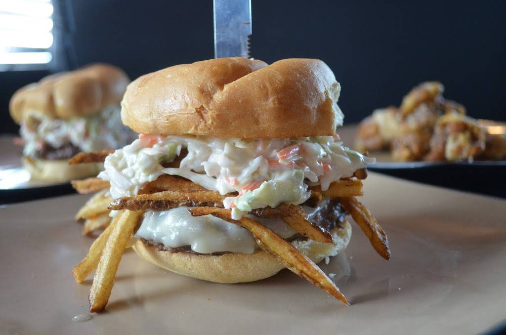 Coaches Burger Bar Boardman | restaurant | 708 Boardman-Canfield Rd, Boardman, OH 44512, USA | 3309532334 OR +1 330-953-2334