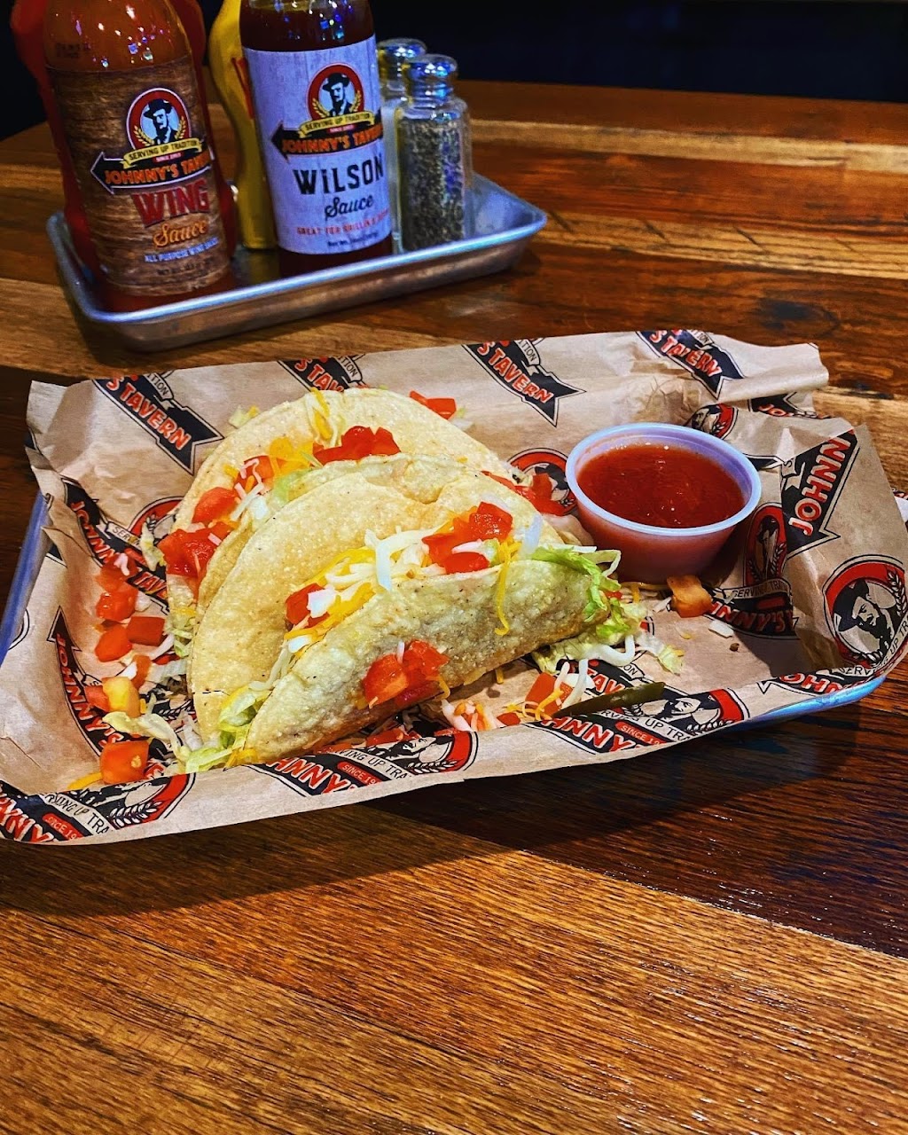 Johnnys Tavern | restaurant | 15309 NW Brink Meyer Rd, Parkville, MO 64152, USA | 8163017979 OR +1 816-301-7979
