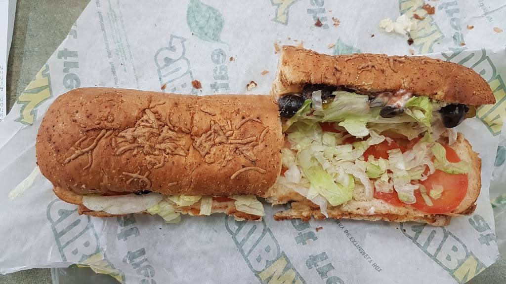 Subway Restaurants | restaurant | 39500 Ford Rd, Canton, MI 48187, USA | 7349830275 OR +1 734-983-0275