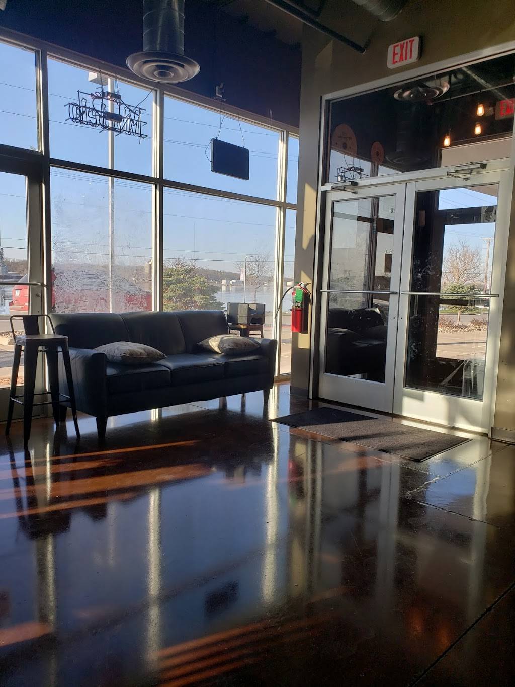 Senor Julio’s | restaurant | 2900 River Dr Ste E, Moline, IL 61265, USA | 3095243170 OR +1 309-524-3170