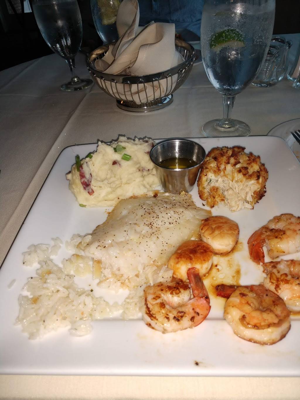 Lighthouse Sound Restaurant | restaurant | 12723 St Martins Neck Rd Suite 2, Bishopville, MD 21813, USA | 4106411199 OR +1 410-641-1199