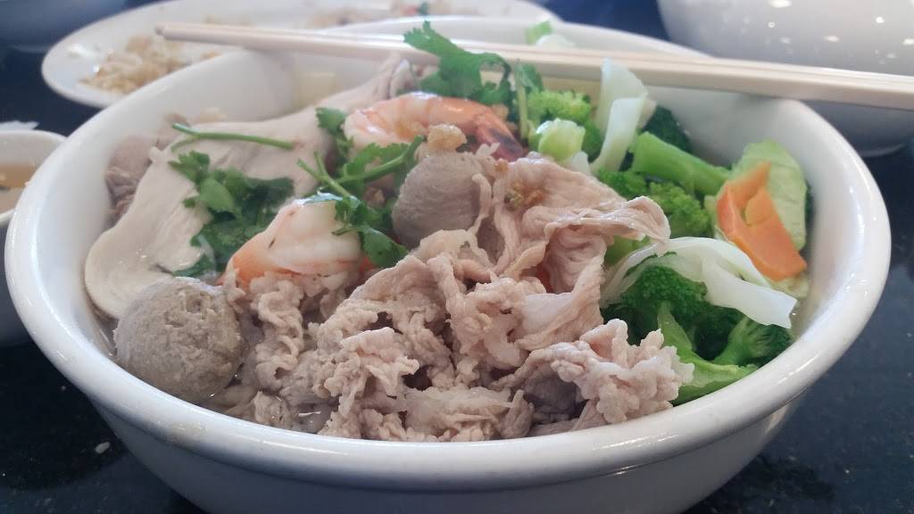 T L Noodle | restaurant | 8118 West Ln, Stockton, CA 95210, USA | 2099518118 OR +1 209-951-8118