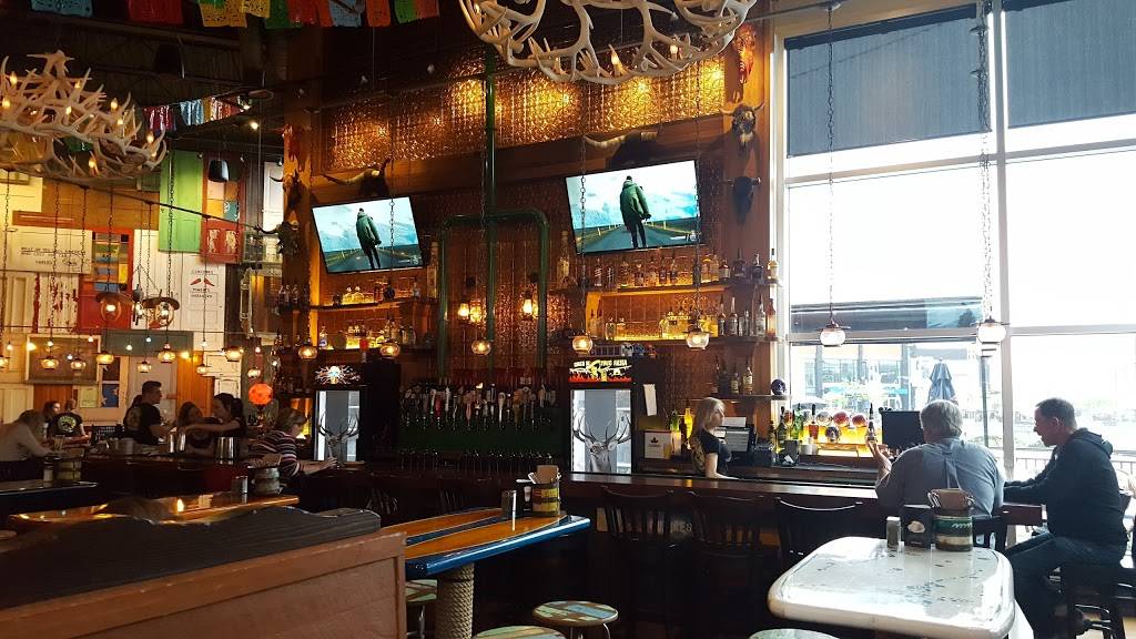 Carlos & Pepes | restaurant | 170 Promenade Du Centropolis, Laval, QC H7T 2Z6, Canada | 4509349911 OR +1 450-934-9911