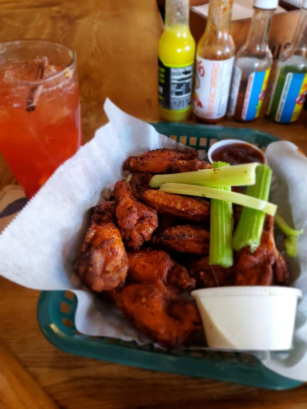 Points East Pub | restaurant | 1501 N Jackson St, Milwaukee, WI 53202, USA | 4142770122 OR +1 414-277-0122