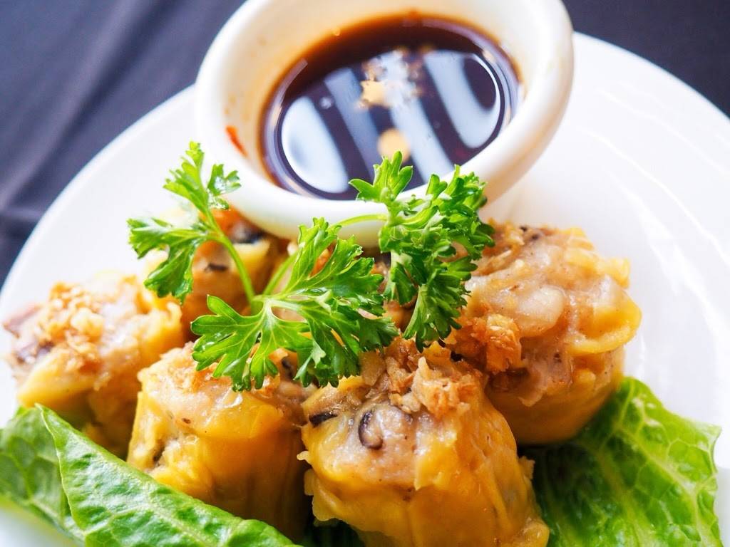 Noree Thai | restaurant | 7669 Beverly Blvd, Los Angeles, CA 90036, USA | 3239373100 OR +1 323-937-3100