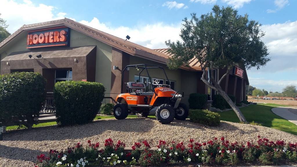Hooters | restaurant | 8909 Talking Stick Way, Scottsdale, AZ 85250, USA | 4807458282 OR +1 480-745-8282