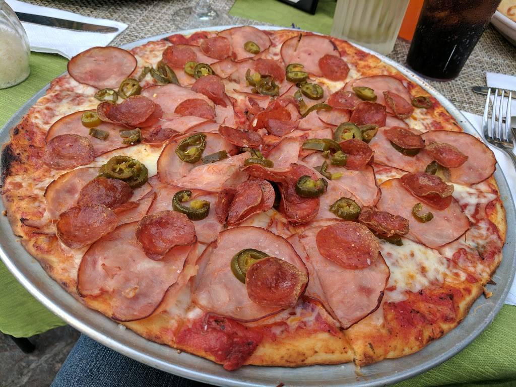 Borrello’s Pizza And Pastaria | restaurant | 3807 Santa Claus Ln, Carpinteria, CA 93013, USA | 8056842209 OR +1 805-684-2209