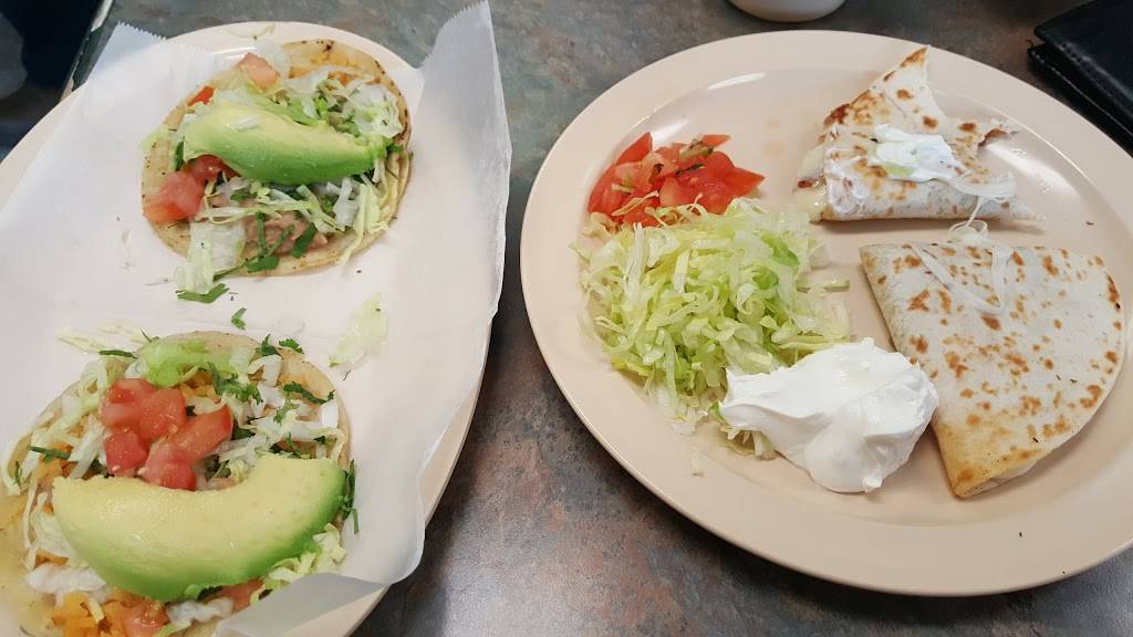 Taqueria El Tio | restaurant | 81 S River St, Aurora, IL 60506, USA | 6308446603 OR +1 630-844-6603