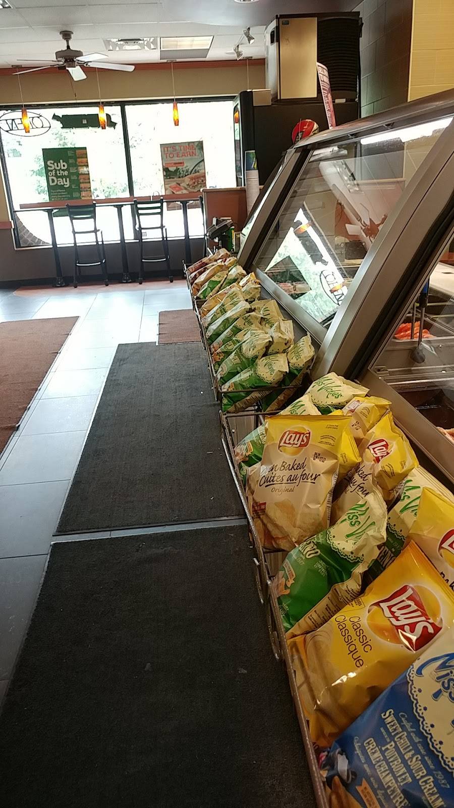 Subway | restaurant | Roseland Square, 2450 New St, Burlington, ON L7R 1J6, Canada | 9056311331 OR +1 905-631-1331