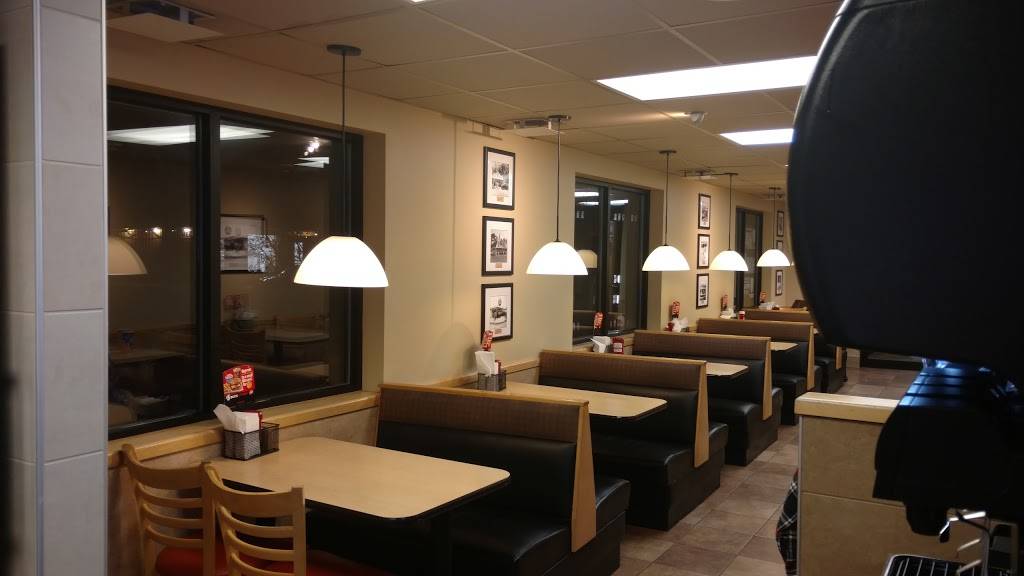 Dairy Queen Grill & Chill | restaurant | 1005 E Green Bay St, Shawano, WI 54166, USA | 7155265730 OR +1 715-526-5730
