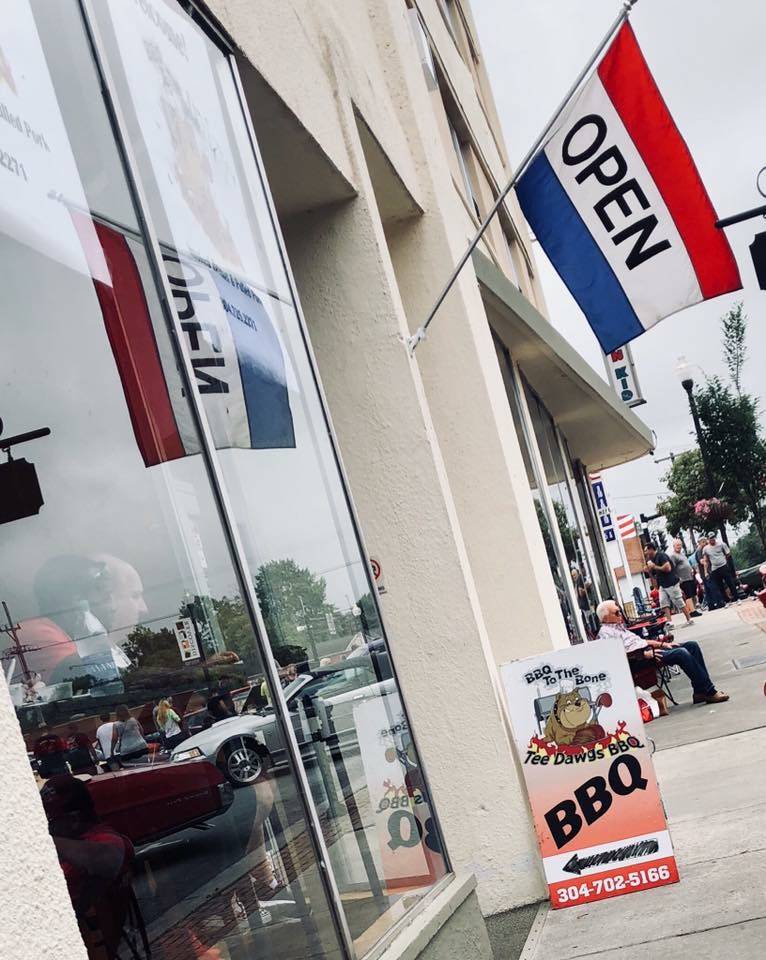 TeeDawgs BBQ | restaurant | 307 W Washington St, Charles Town, WV 25414, USA | 3047252271 OR +1 304-725-2271